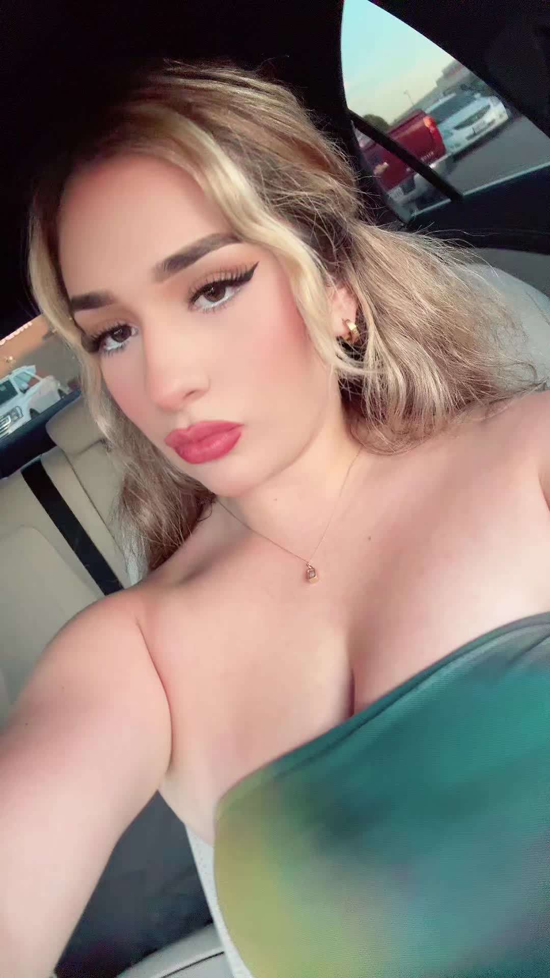 @iamvictoriav