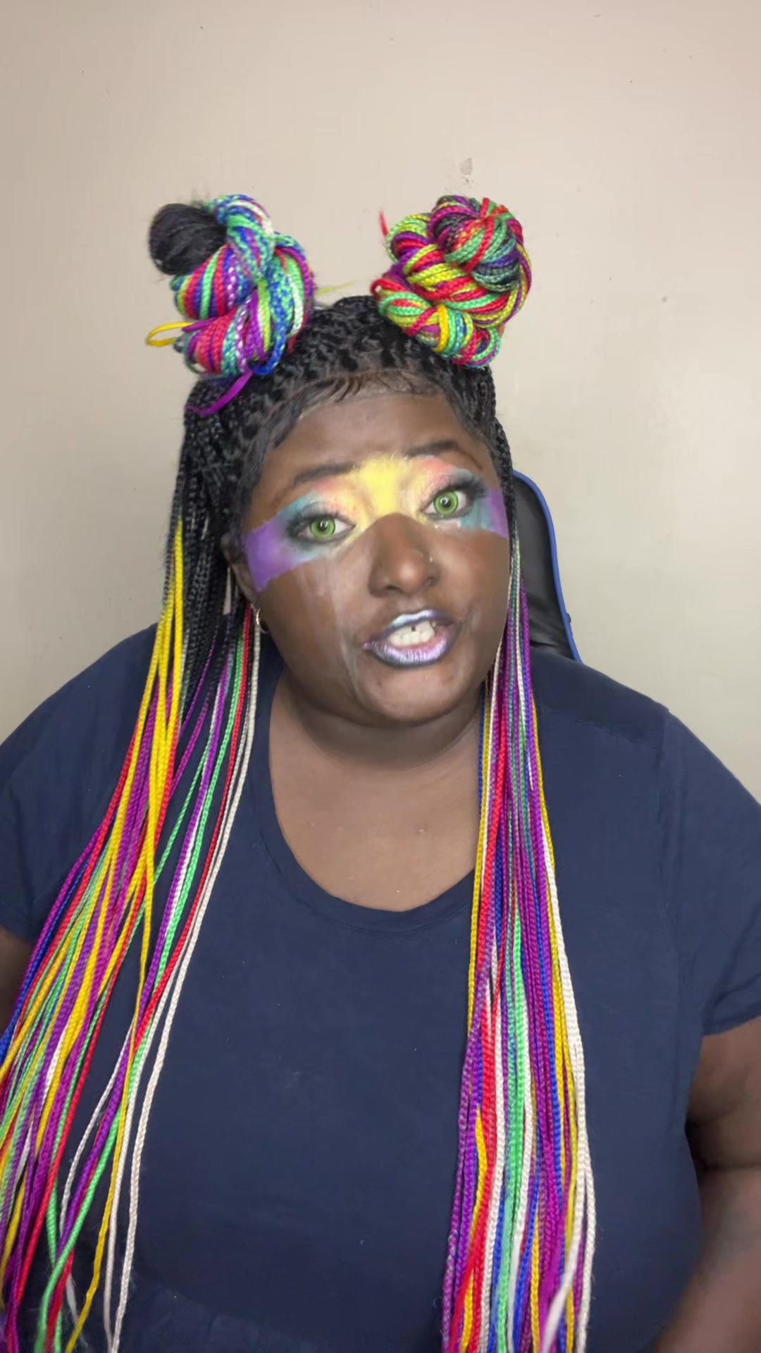 @_QueenofGlitch