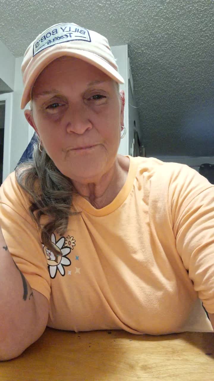 @granny at kitchen table 🎼🎵❌️