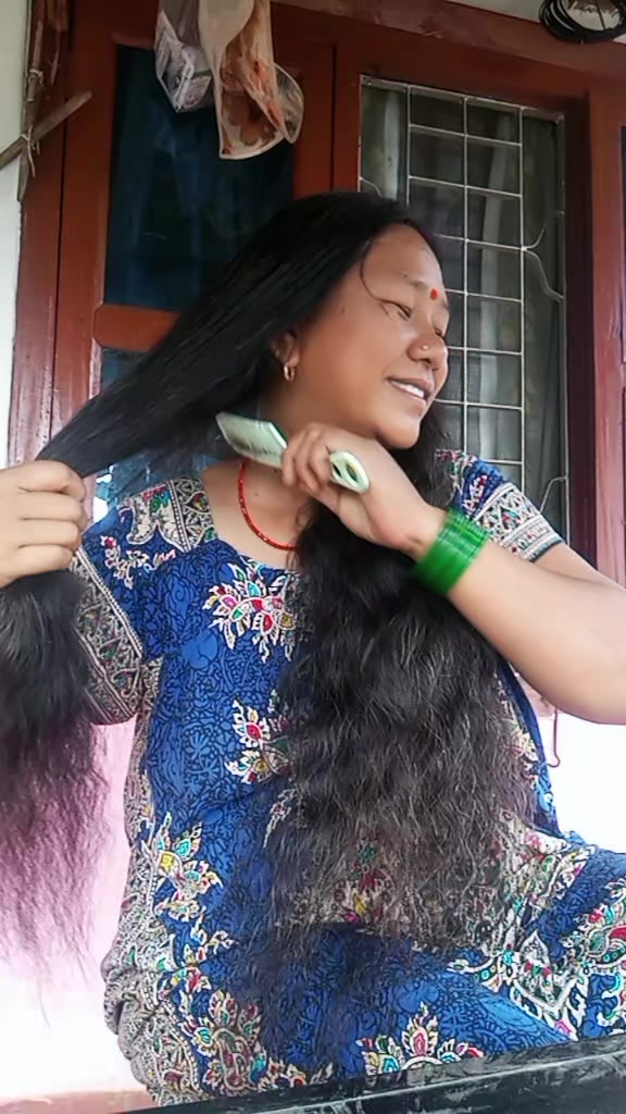 @योगिता गुरुङ