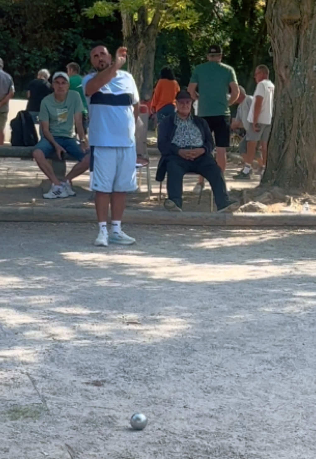 @Loni petanque