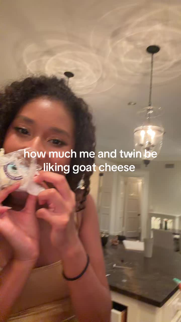 @ameliemelo