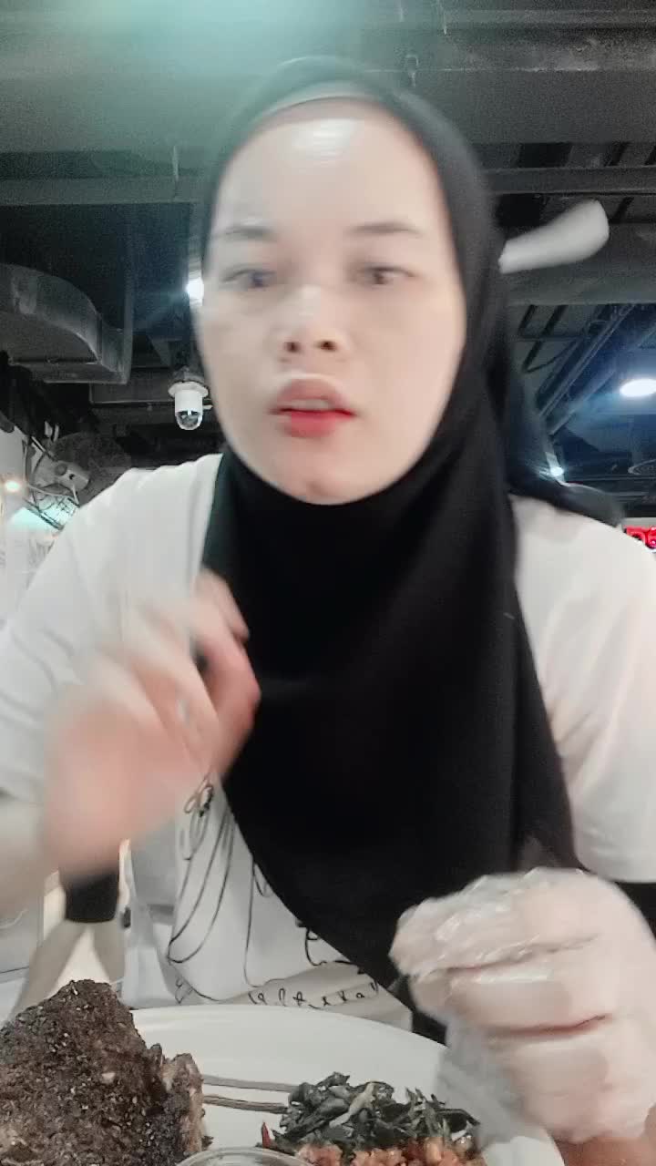 @Shakira putry