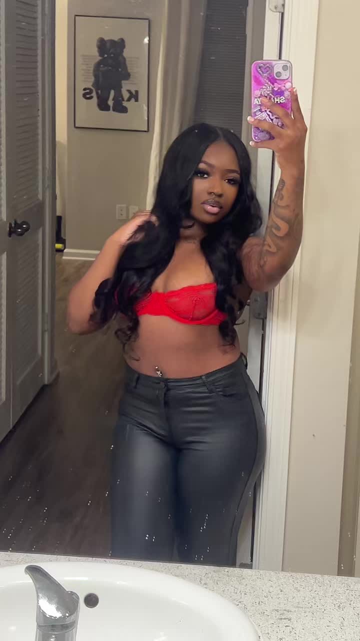 @Shaniyaalexis ✰