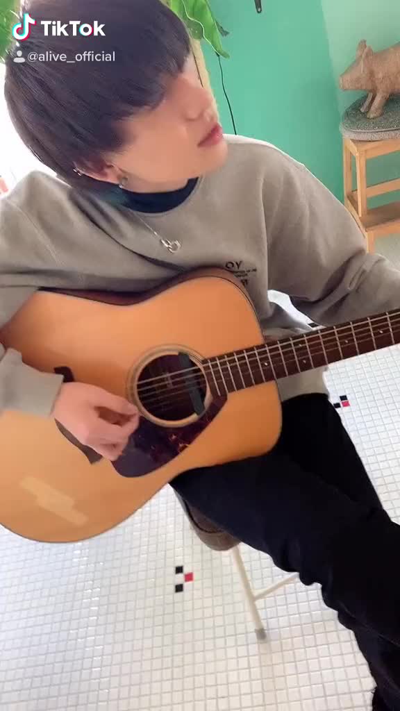 @ALIVE Official 公式