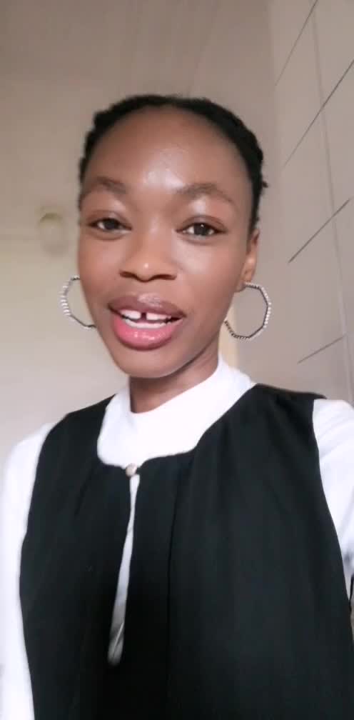 @Uzalipholile