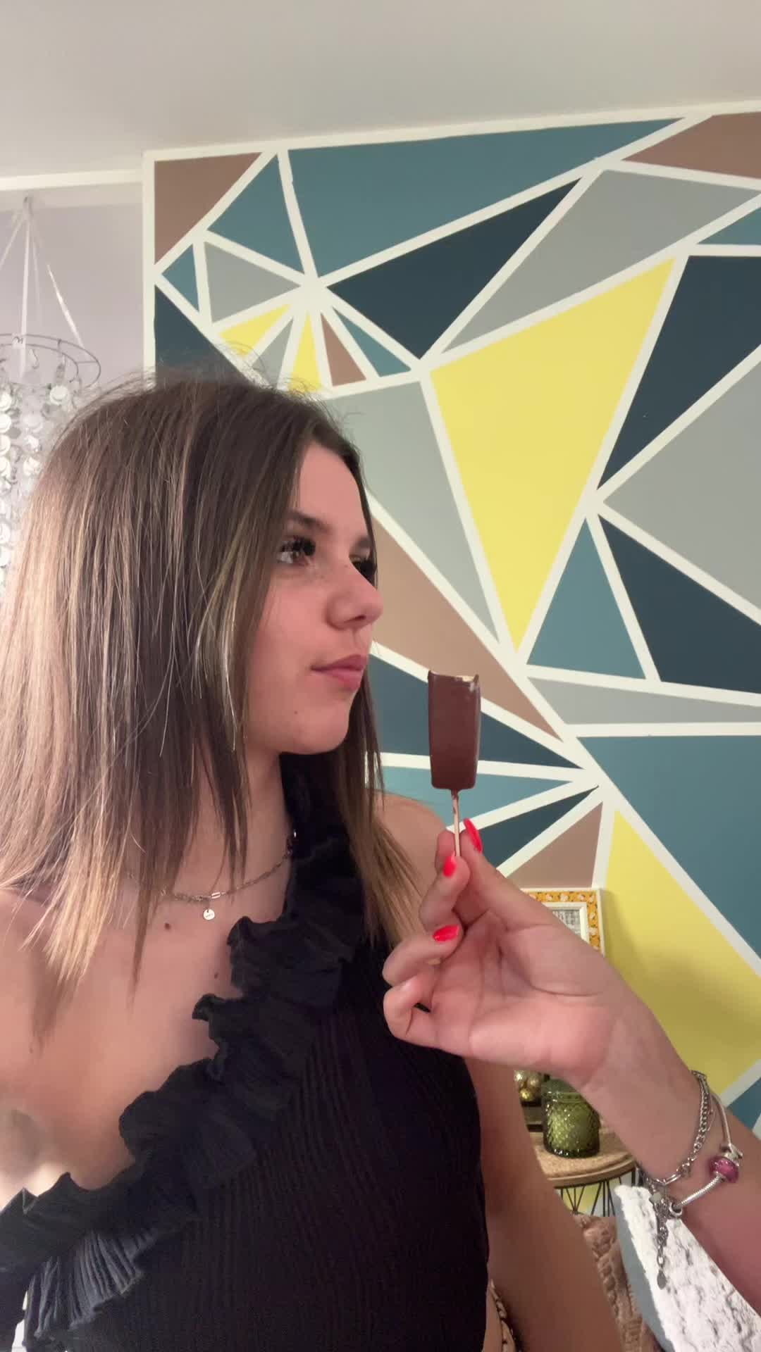 @Alii.