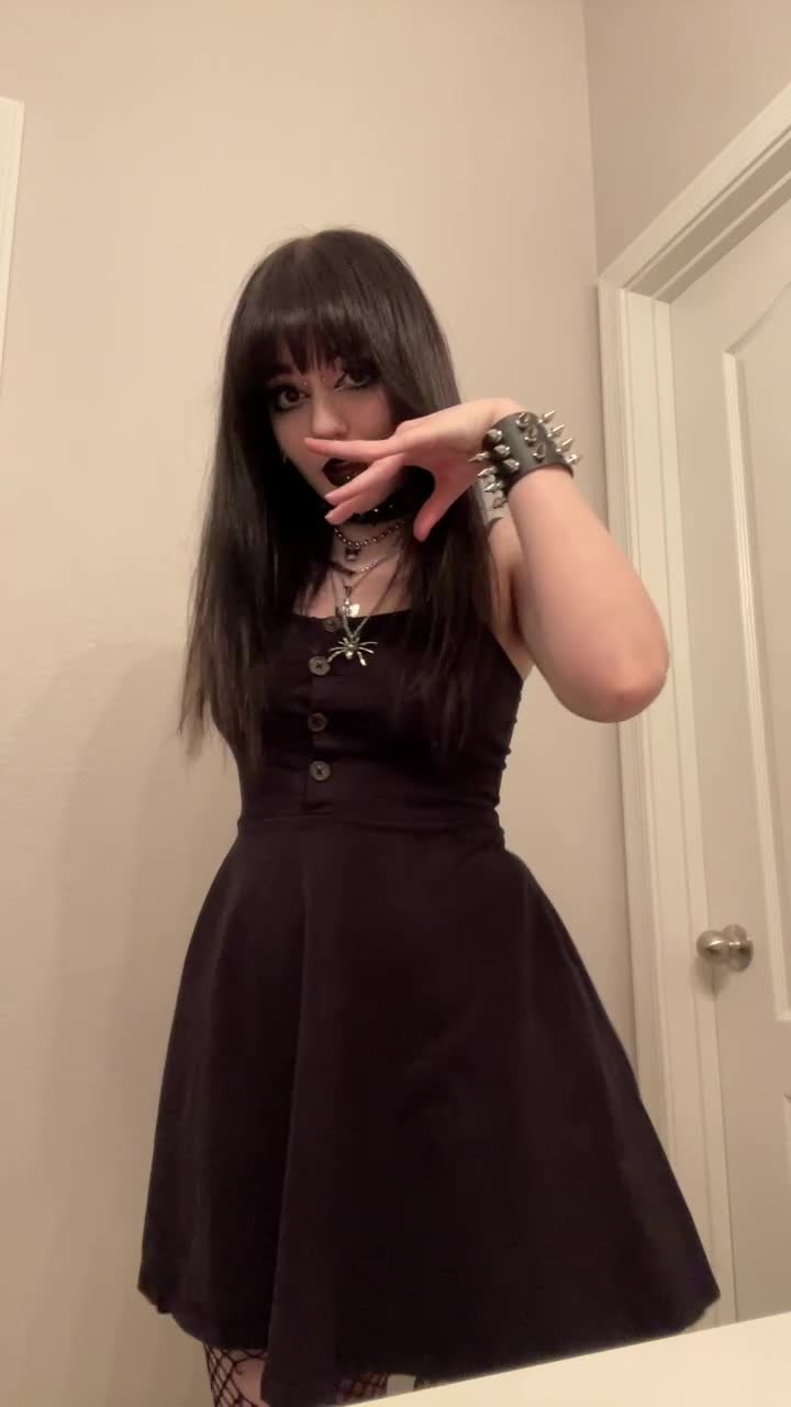 @xunniexoo
