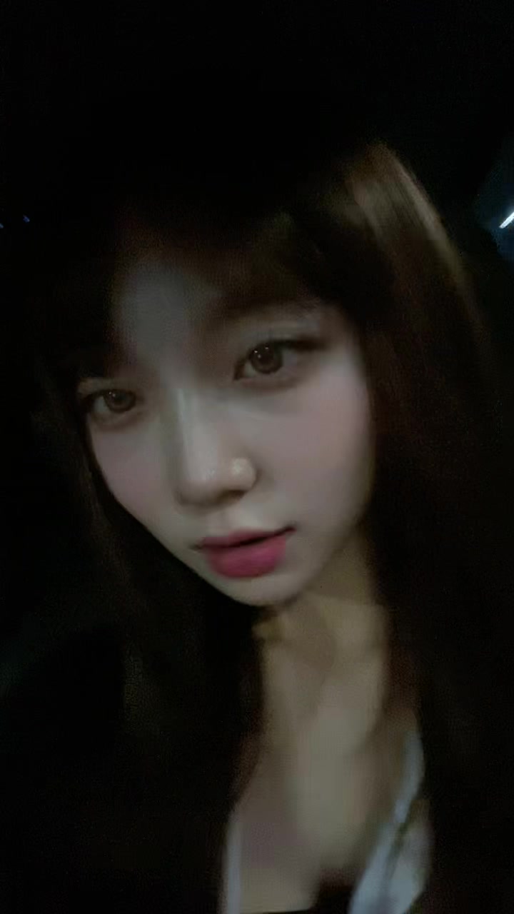 @혀니 Hyunnie