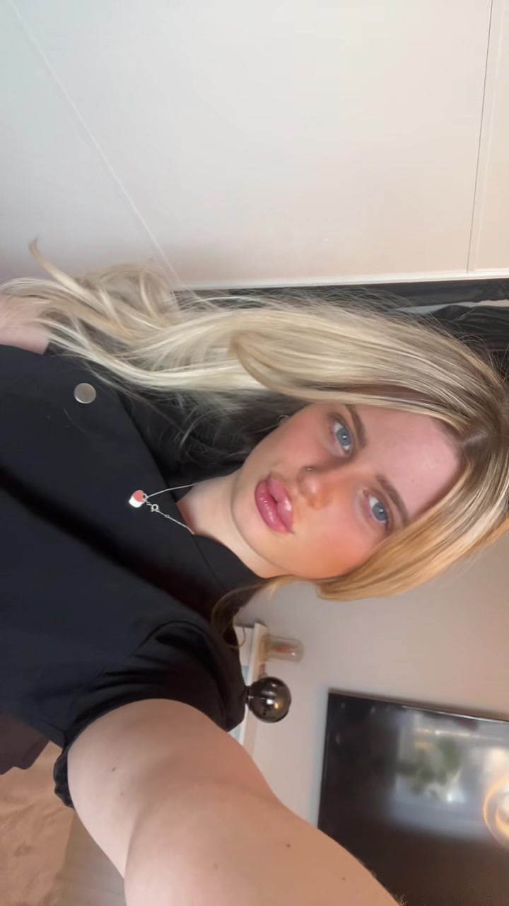 @izzyevans_