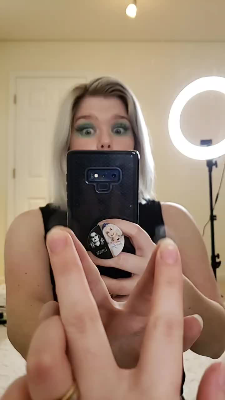 @Lovelyliz