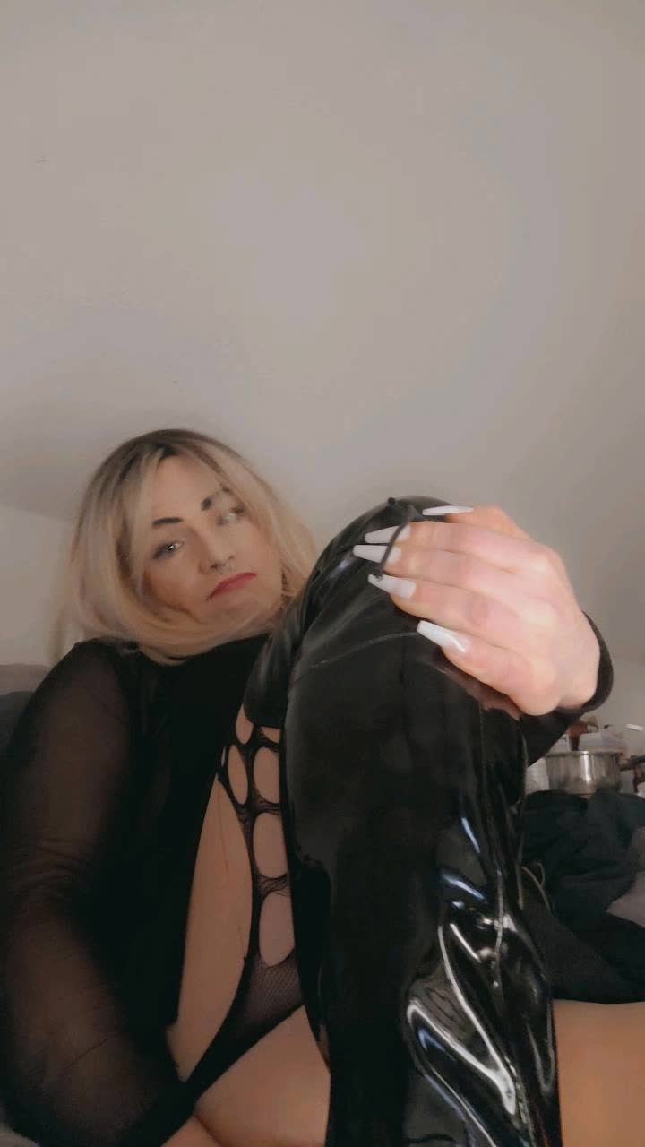 @Tomaia Live