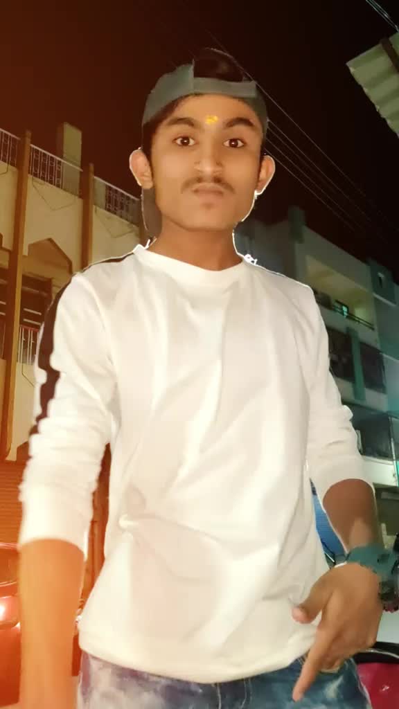 @BADBOI👅_《YASH》