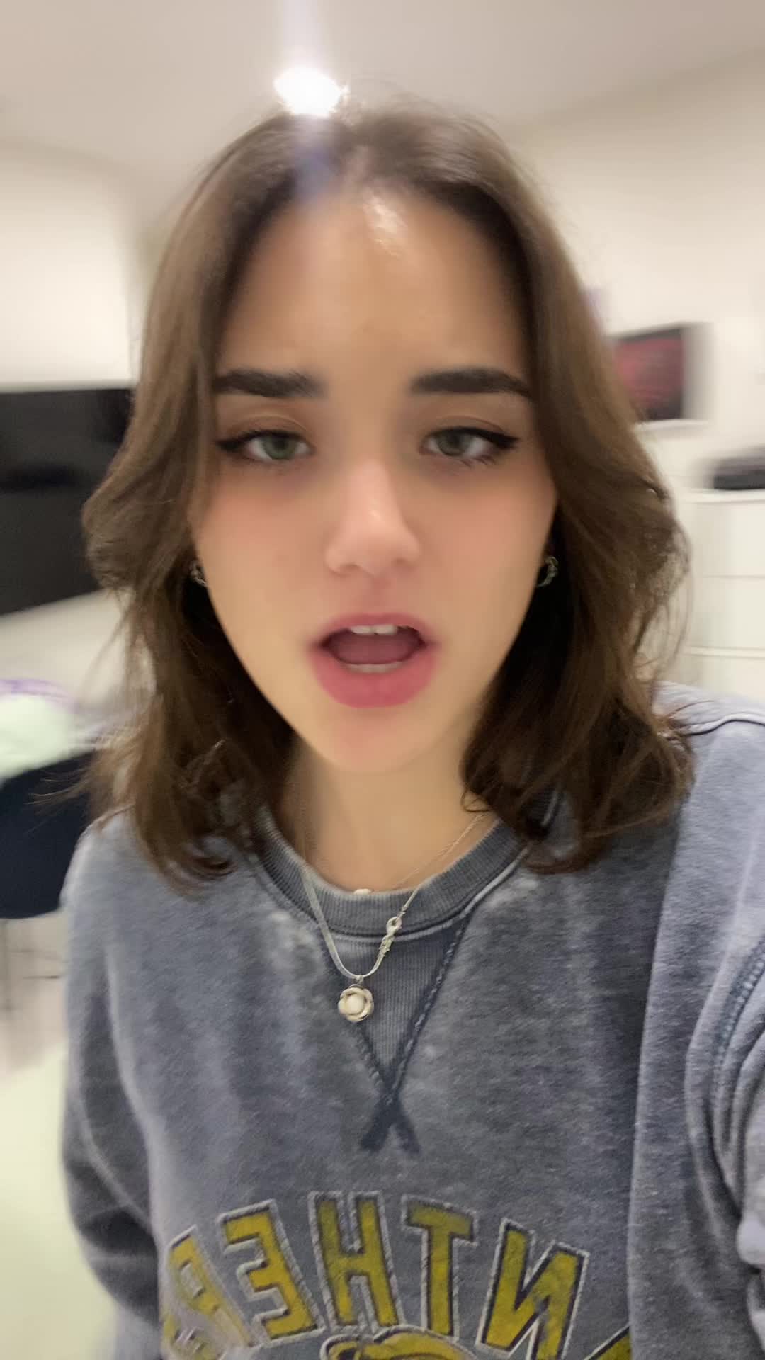 @Ana
