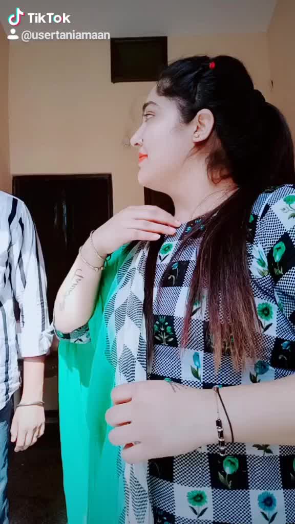 @👑 TANIA MAAN 👑