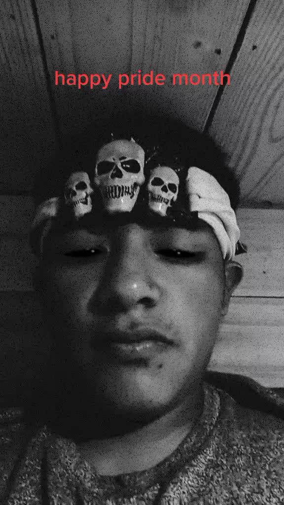 @Cristian Flores8775