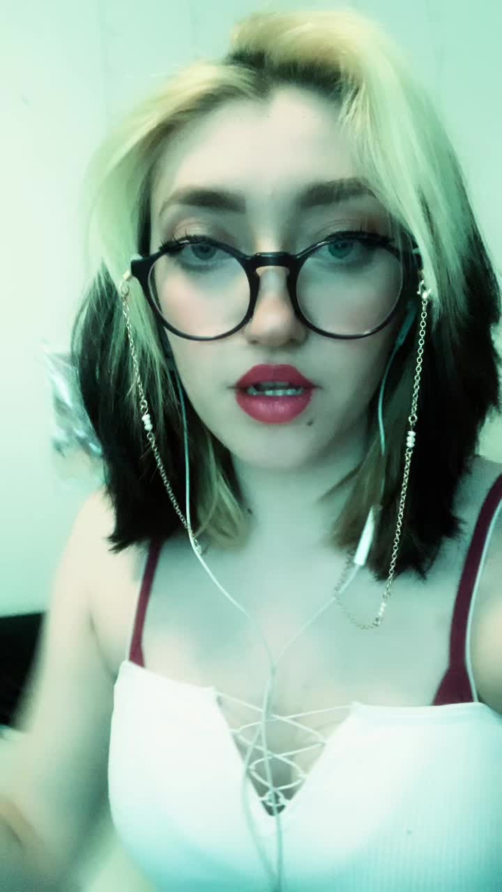 @dezzibear