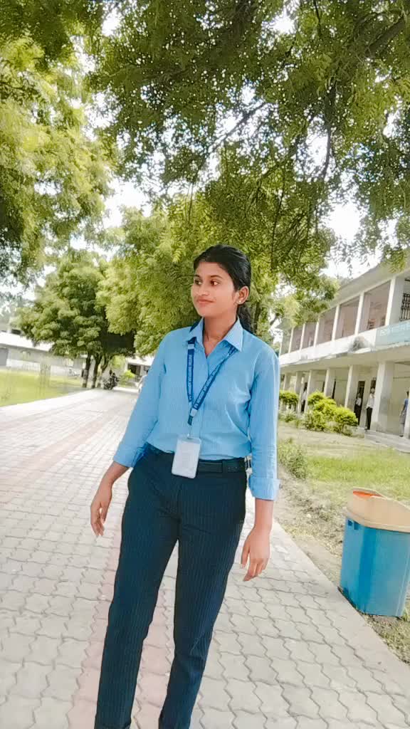 @Aneesa🧿