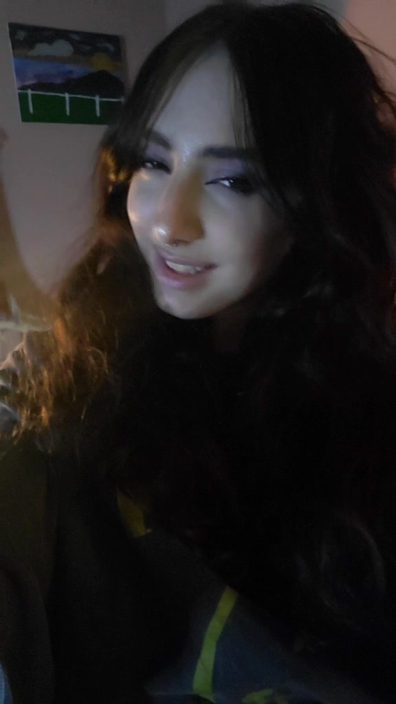 @Tia_Lena