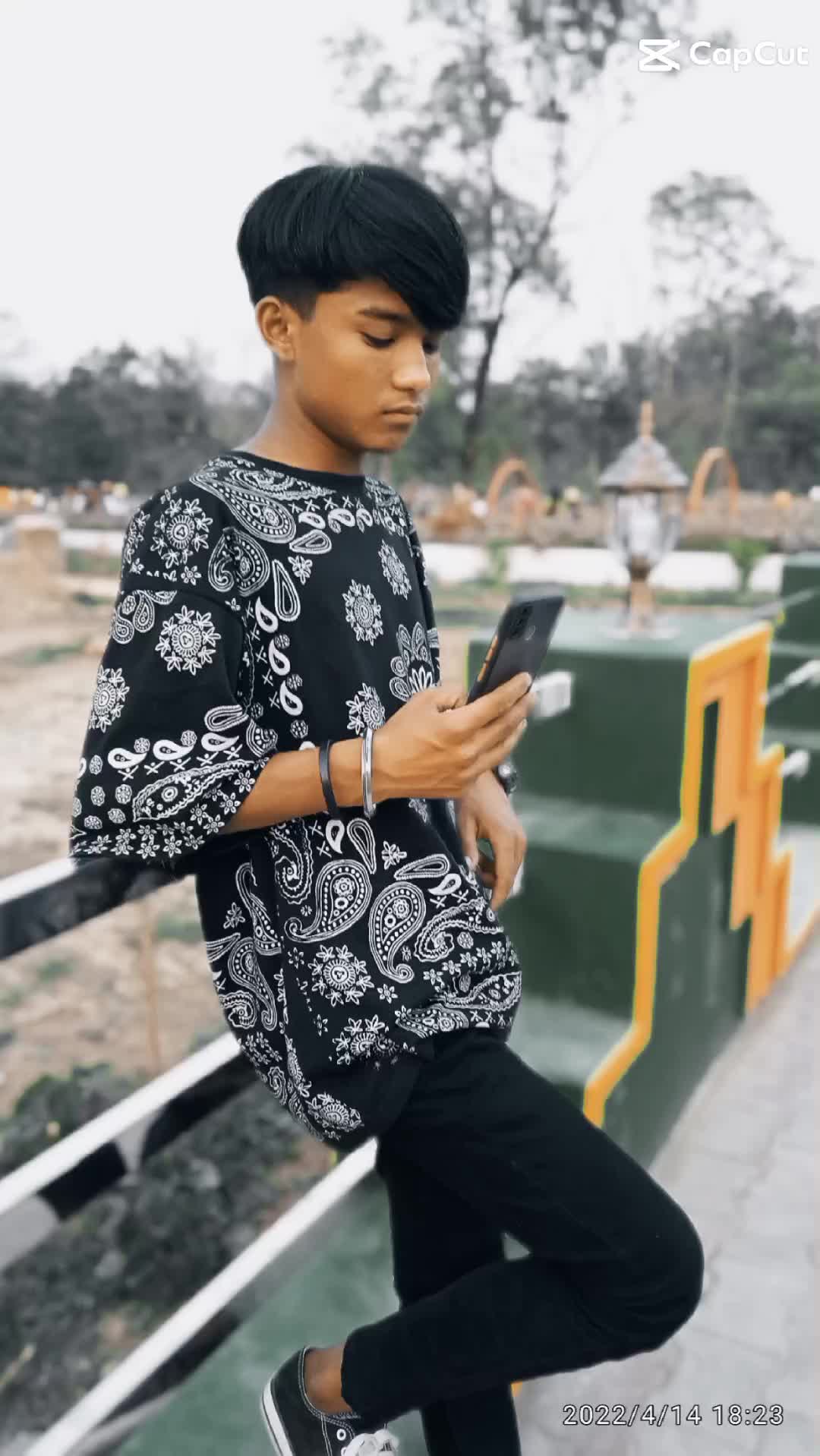 @Samir Tharu1325
