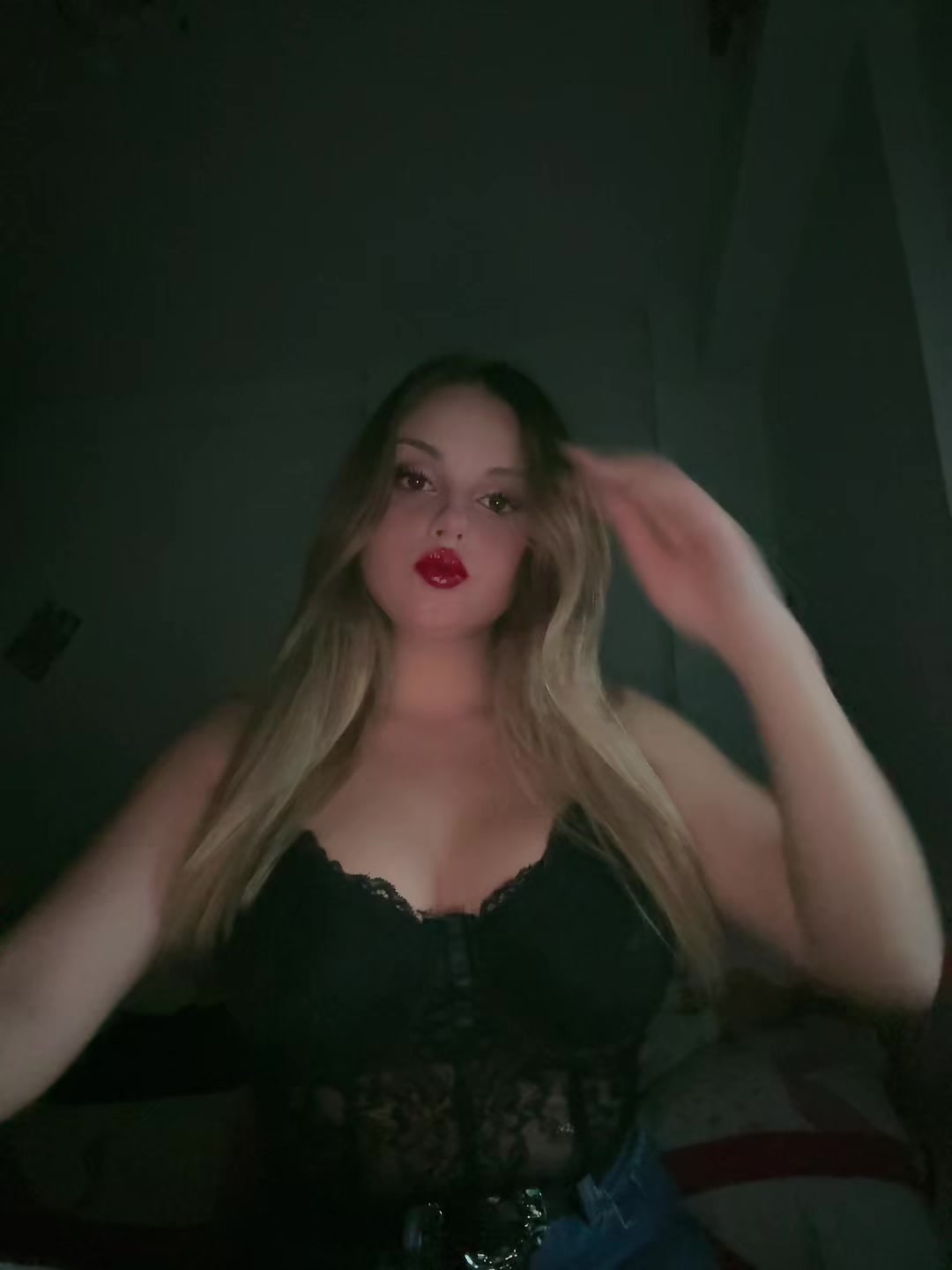 @Anna🇷🇴