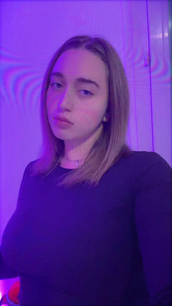 @Emelyne ᥫ᭡