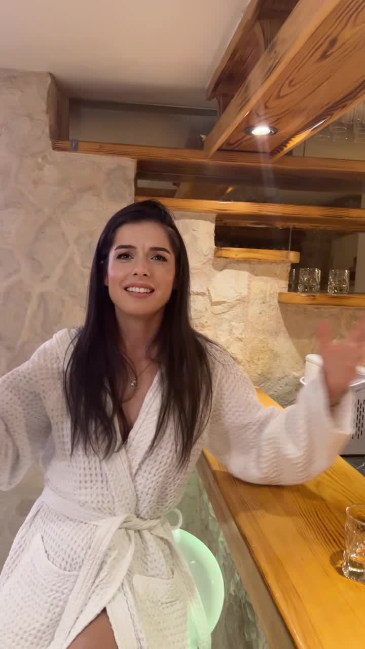 @anavic1000