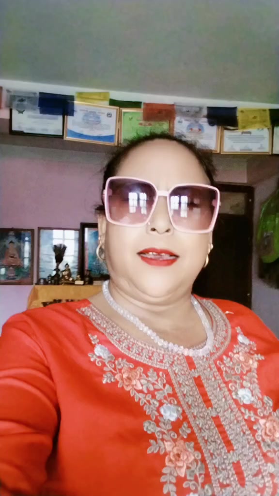 @संगिता थीङ