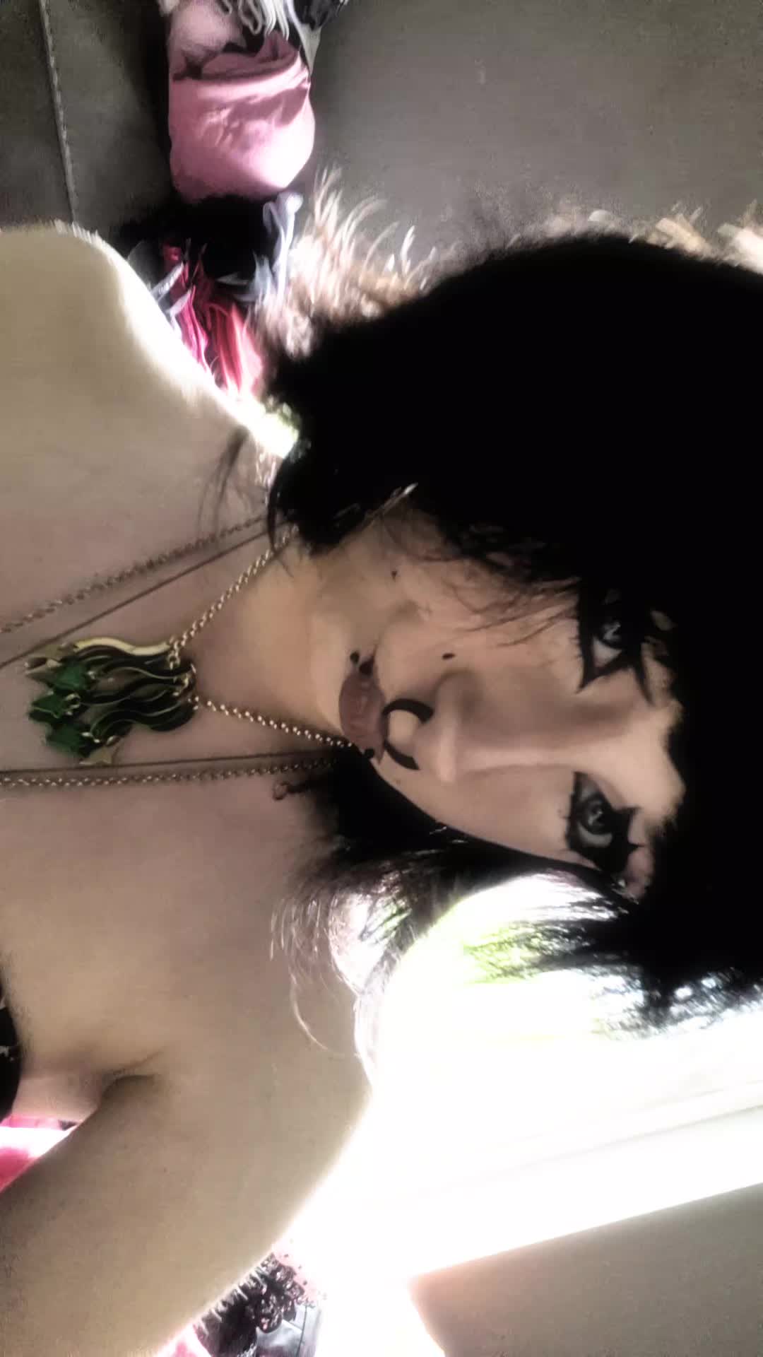 @Nevaeh..🥀