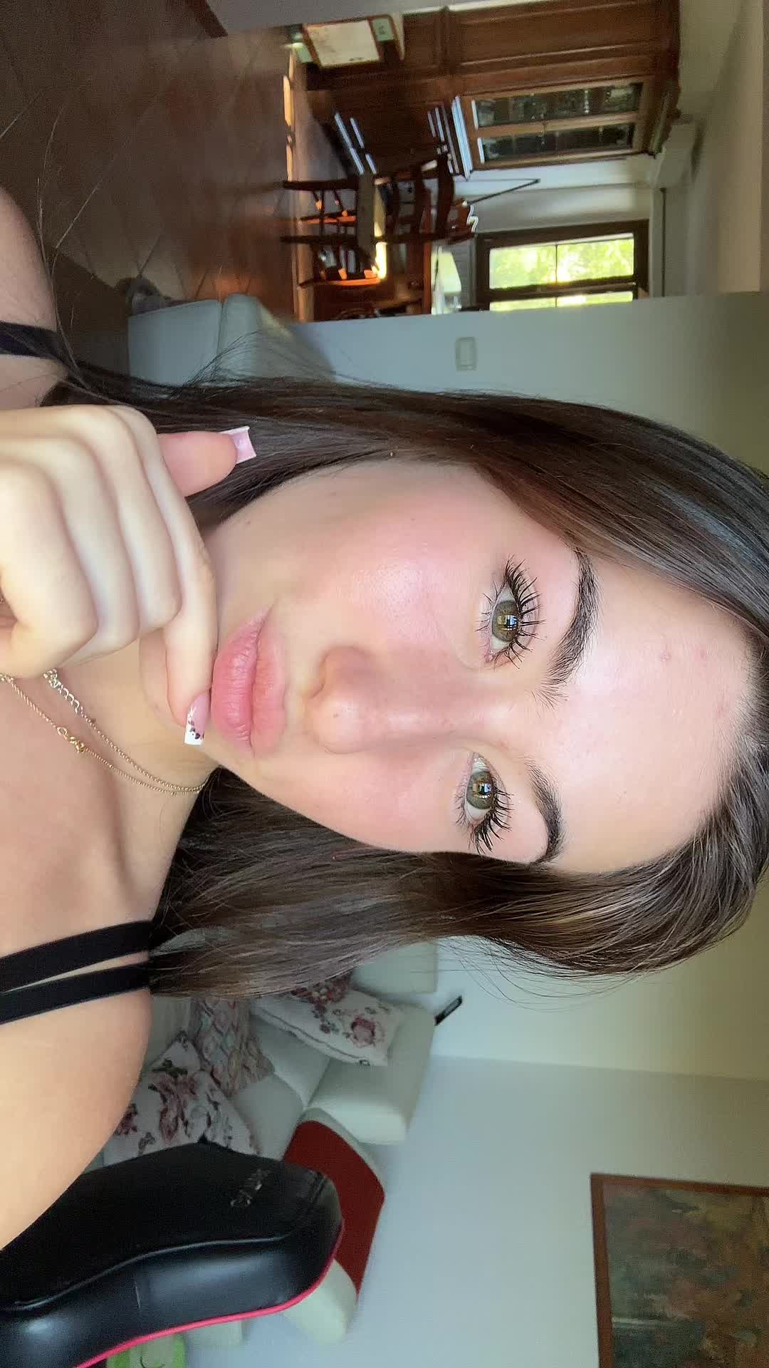 @🦂