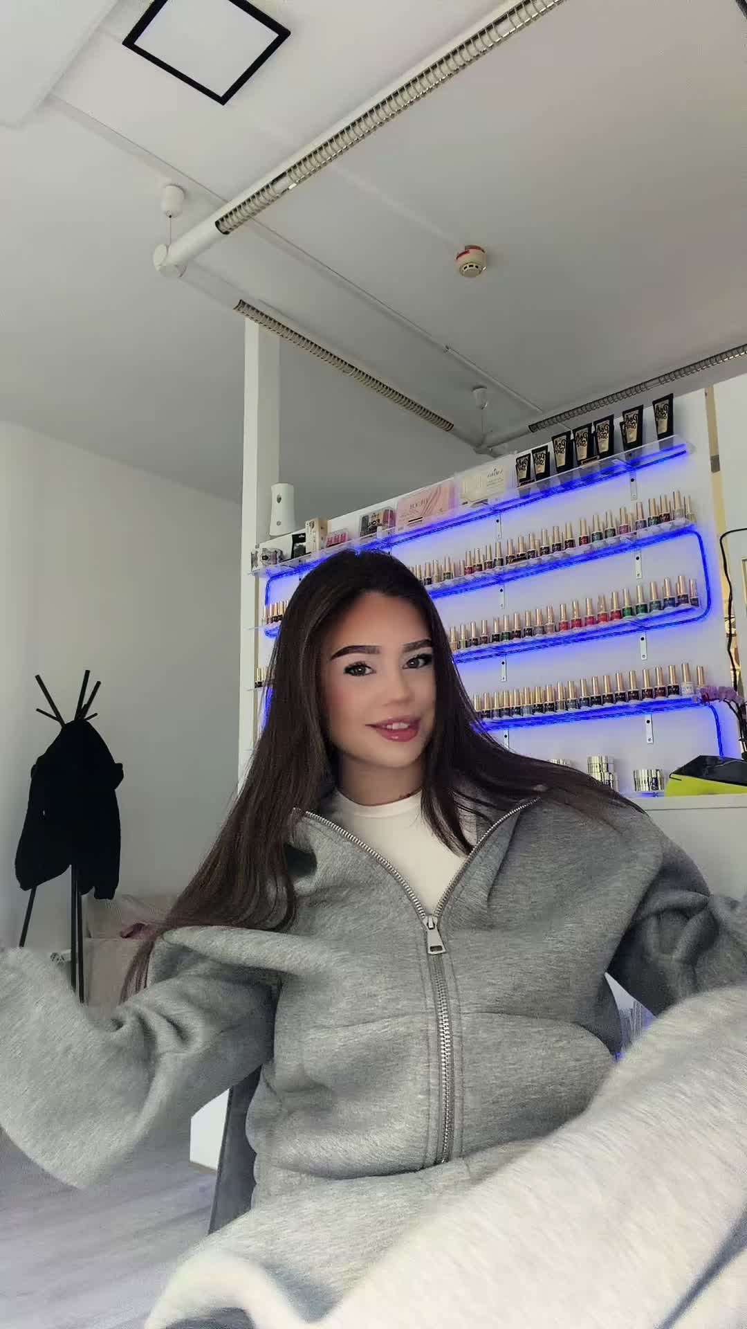 @Lara Lakatos