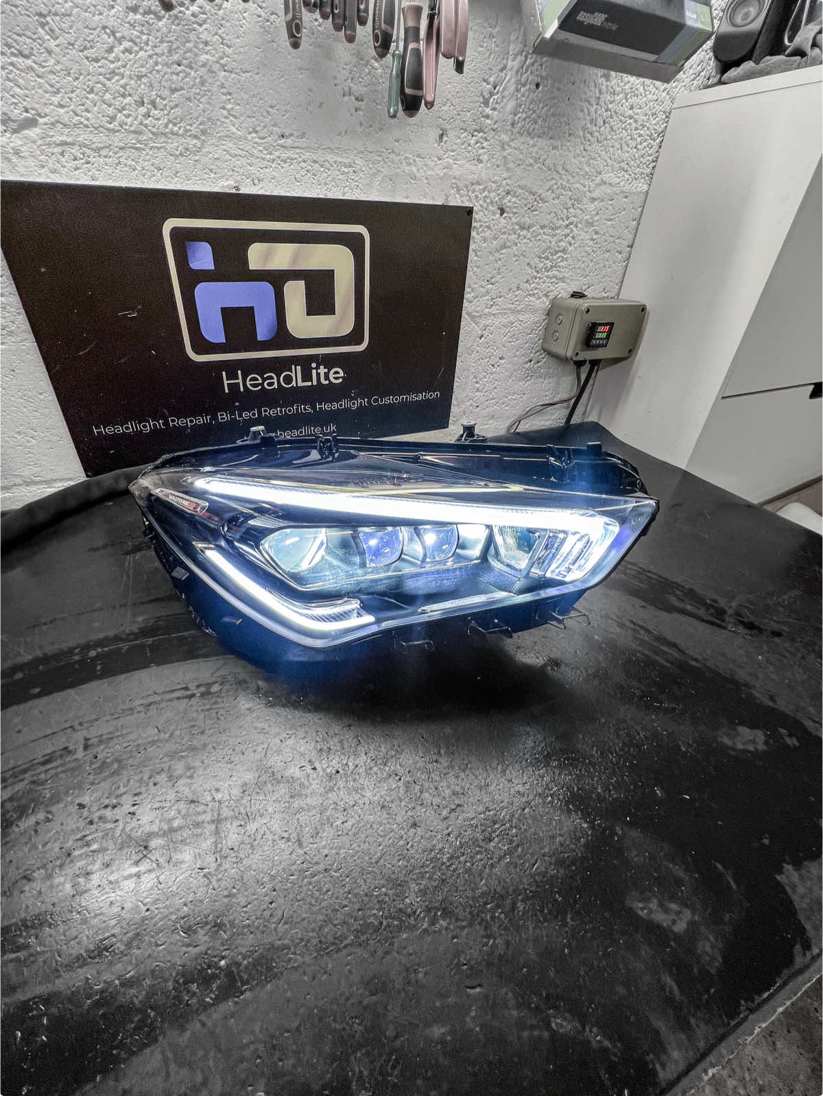 @HeadLite.UK