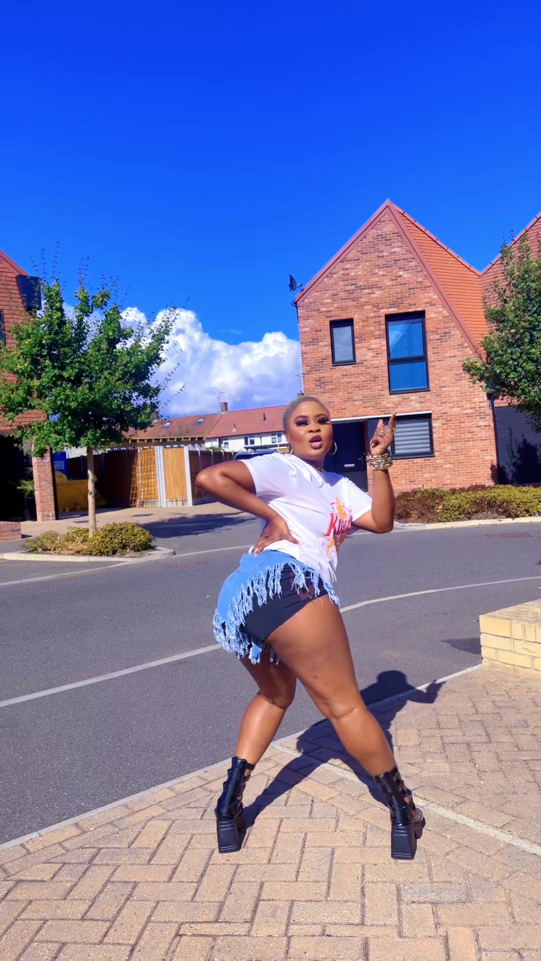@Emergency Dancer🔥🔥💯