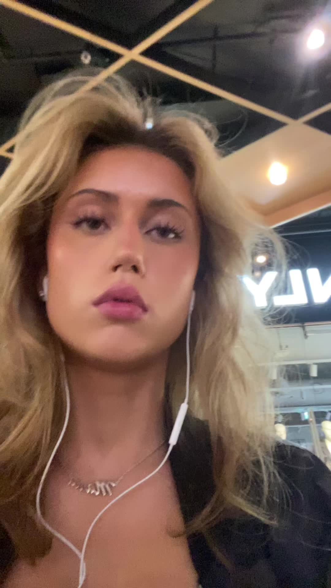 @maria
