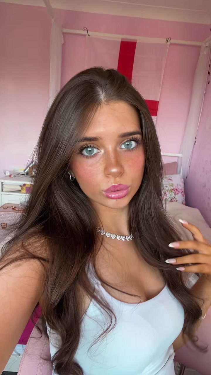 @phoebemaypublicpriv