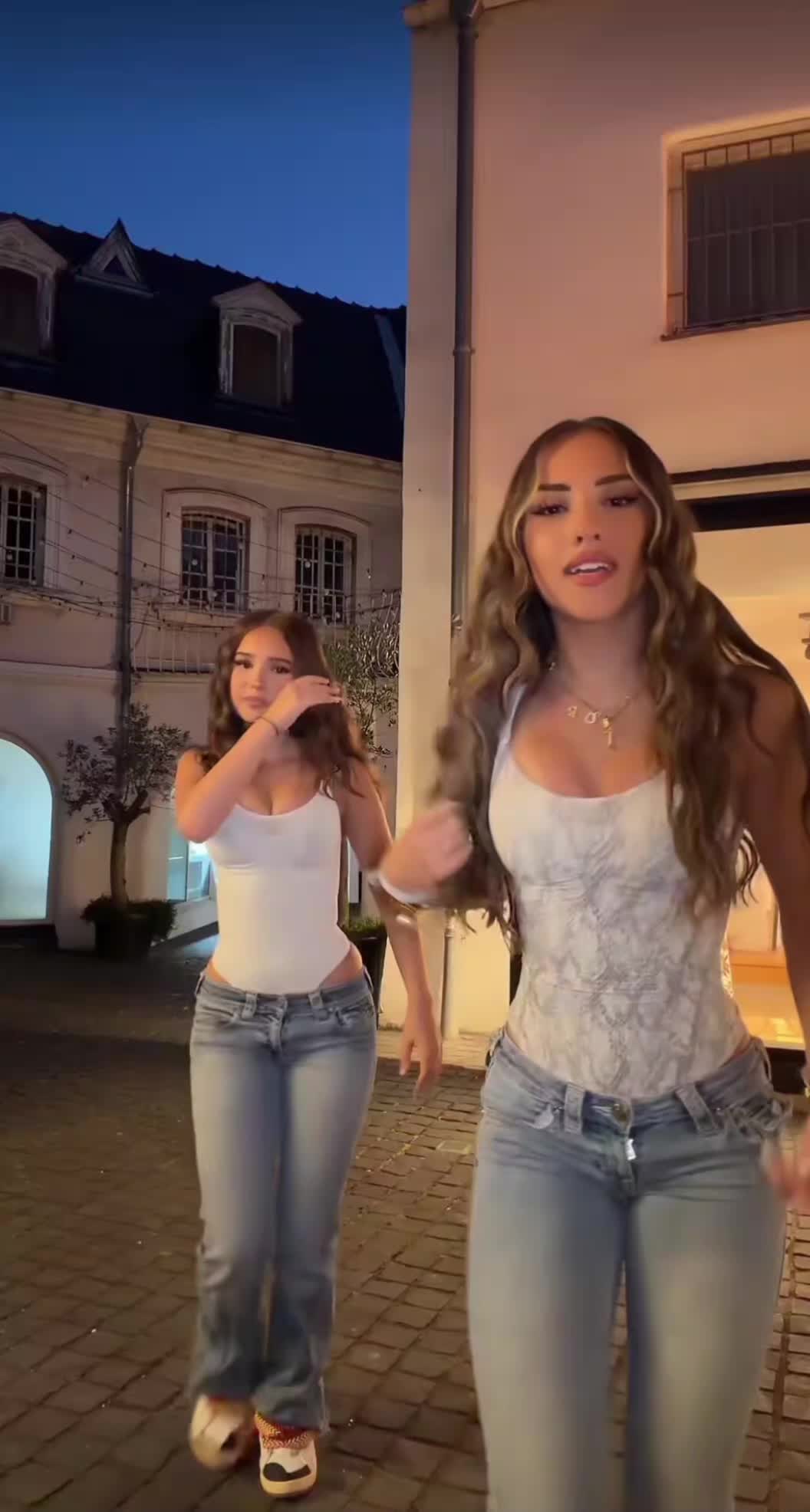 @Sofia
