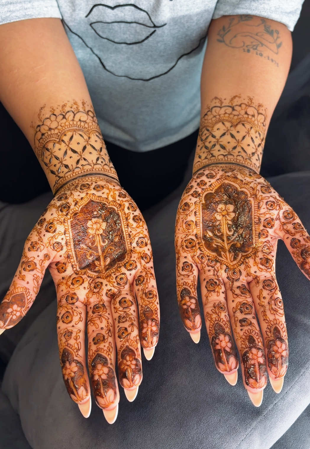 @ਈਸ਼ Mehndi