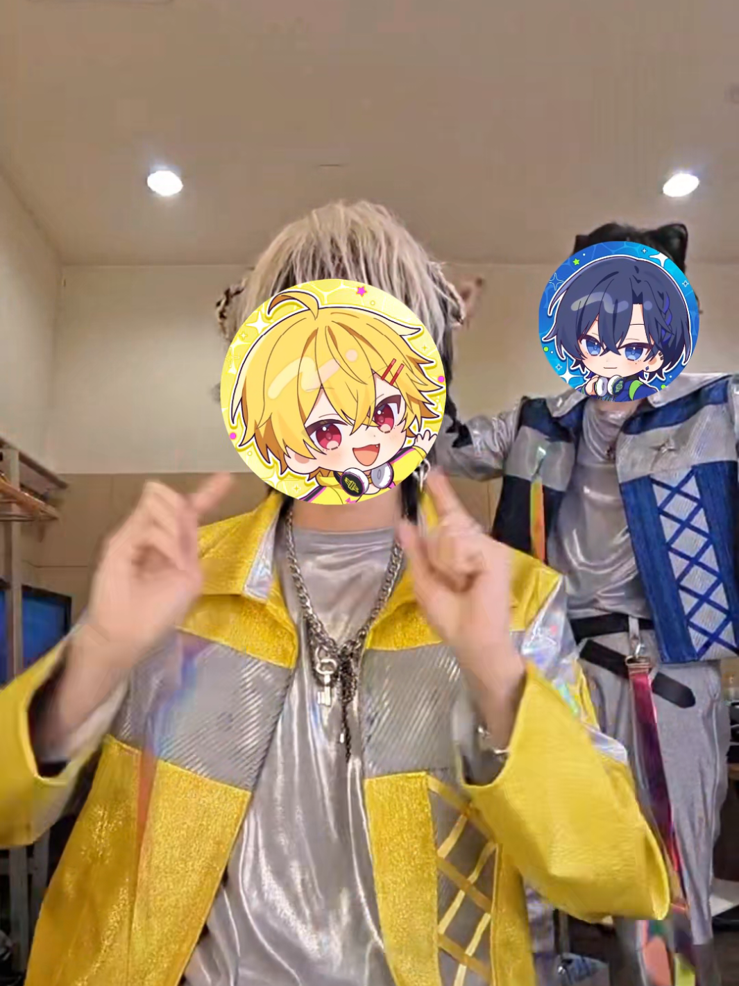 @やなと