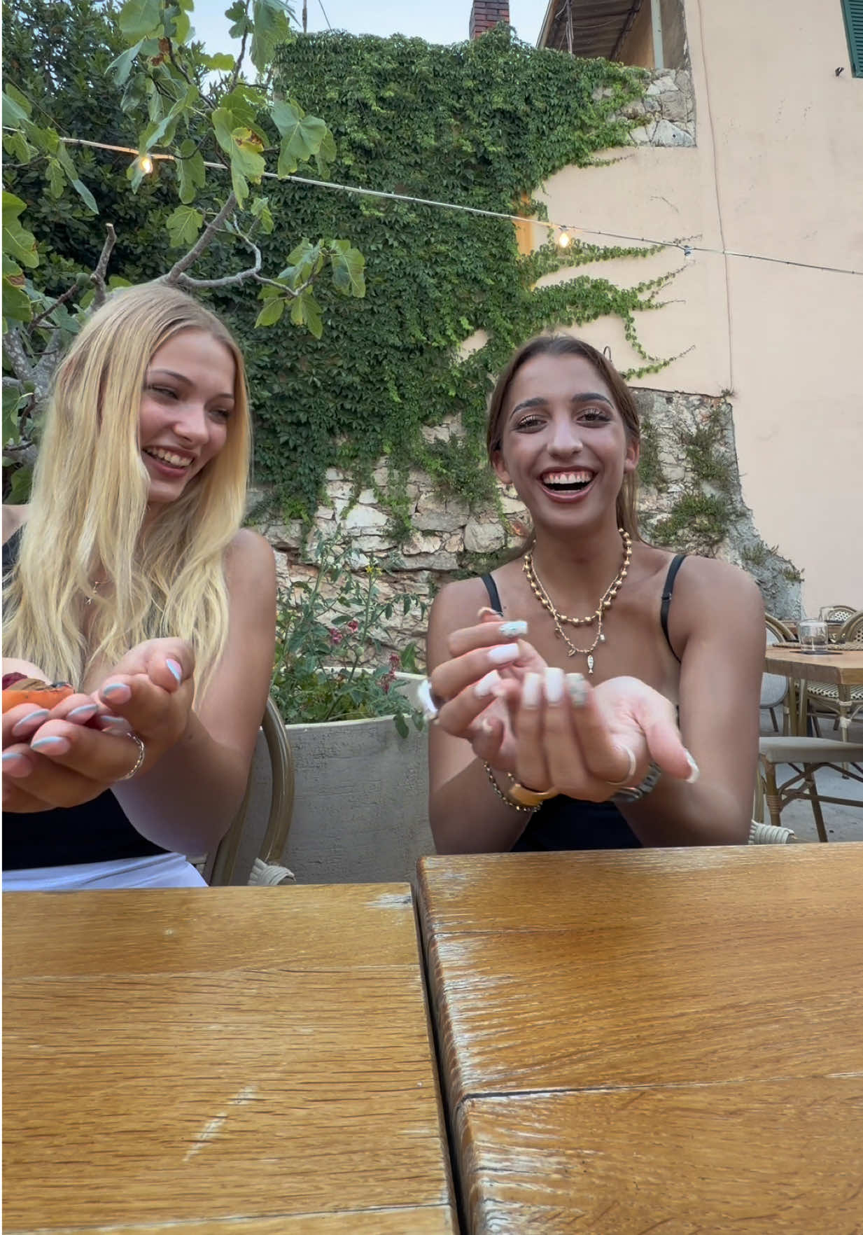 @Lara Schobert