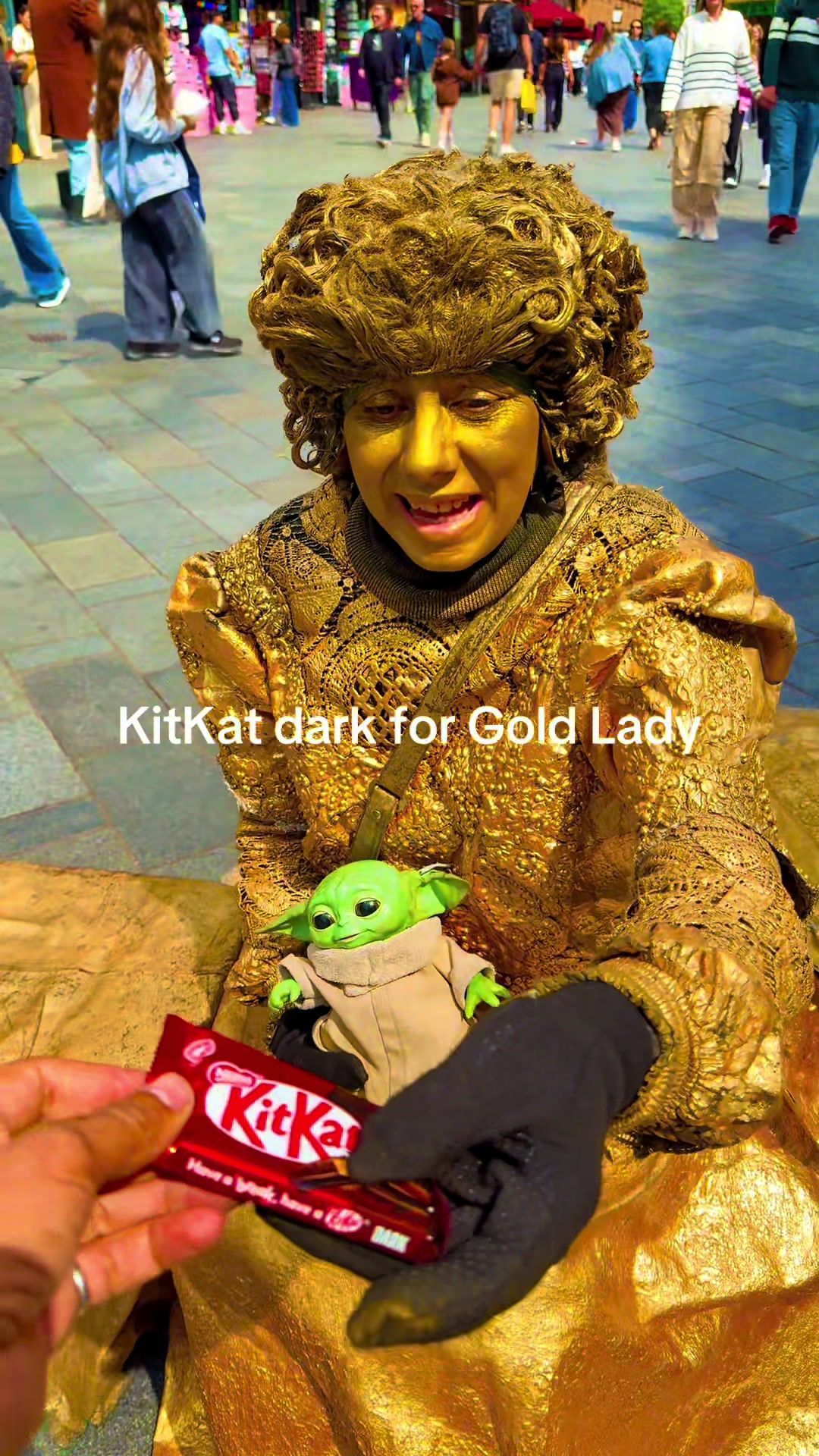 @Gold Lady / Main Character