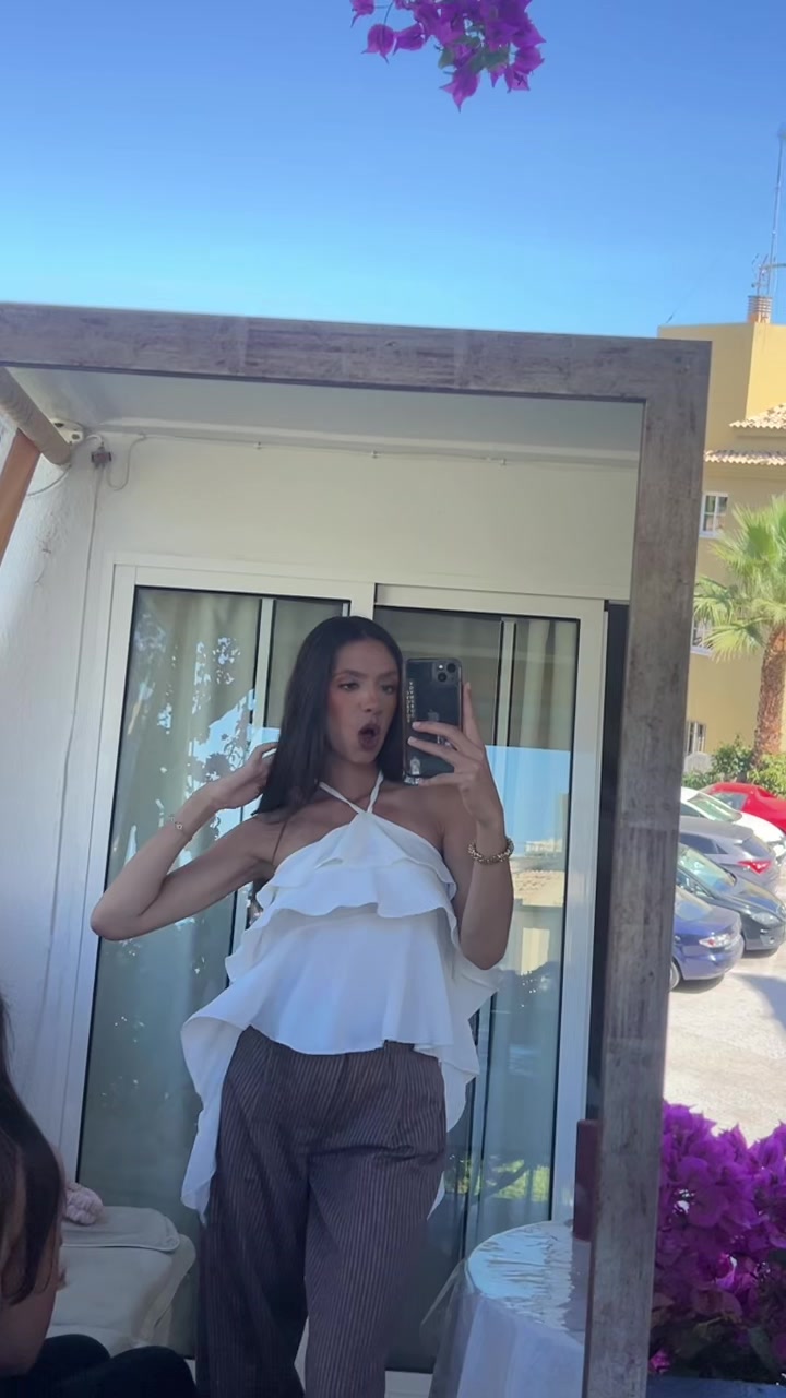 @adrianaa