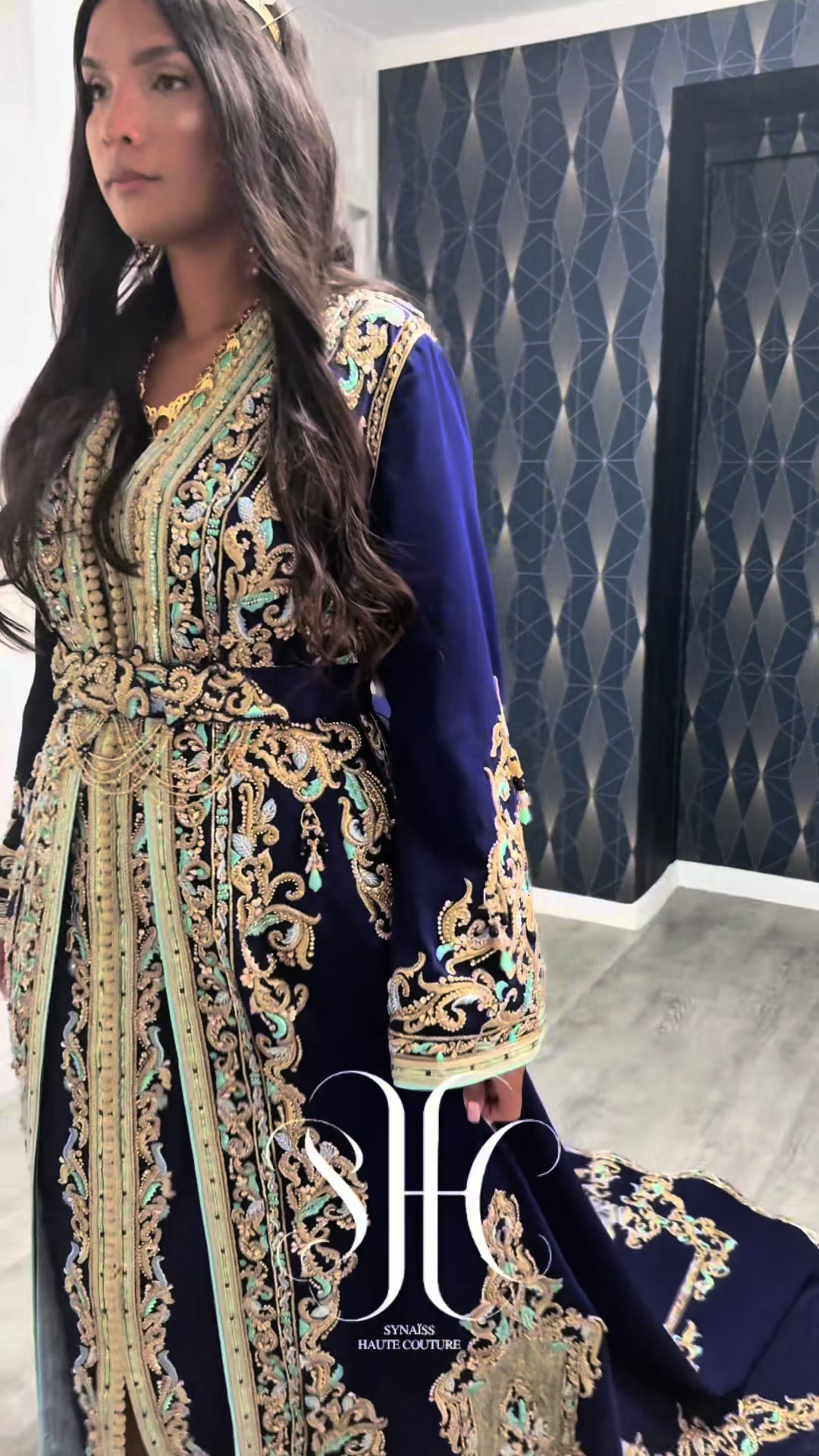 @synaisshautecouture