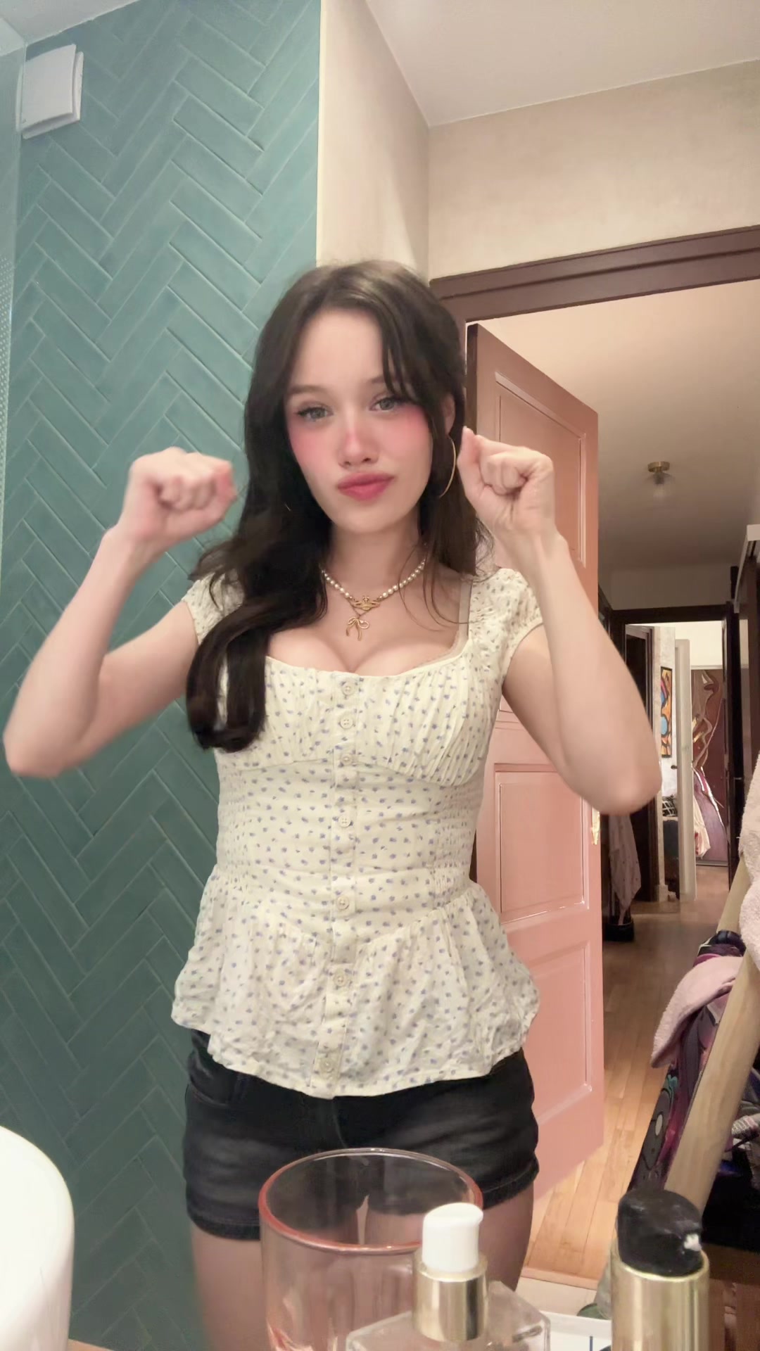 @Charlyne twitch.tv/charlyne