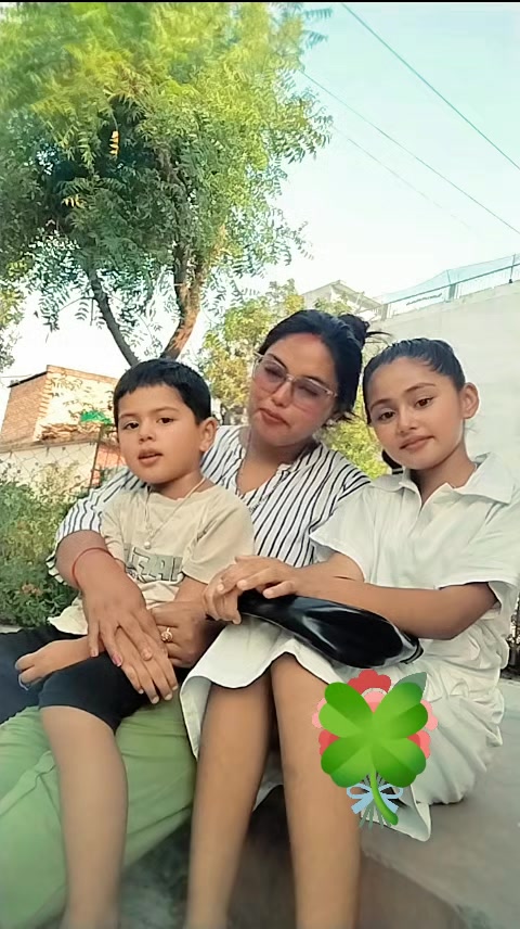 @Manu💫