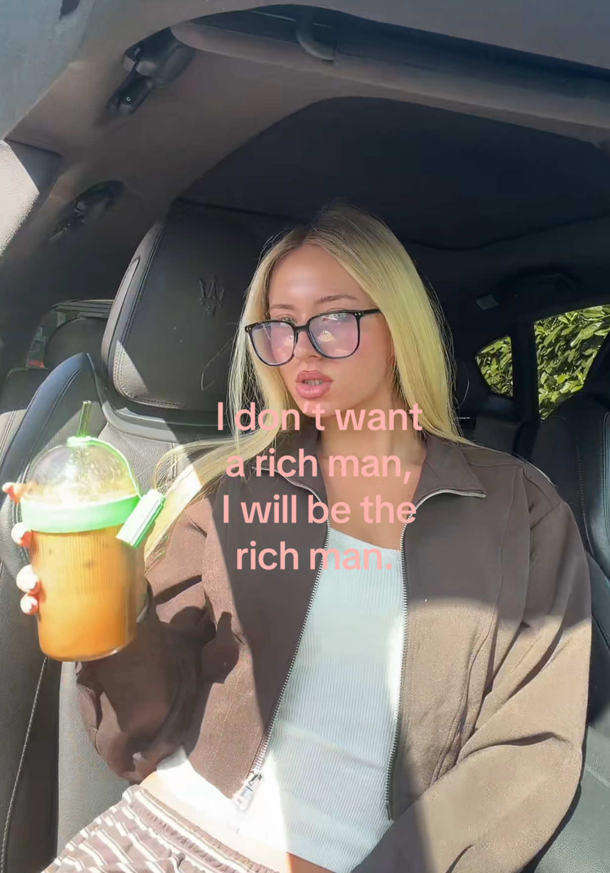 @BelleRosieHoward★