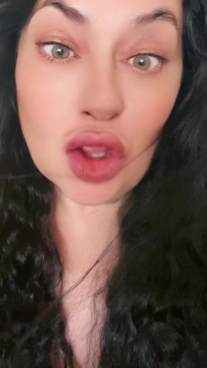 @Mariana Maniscalco