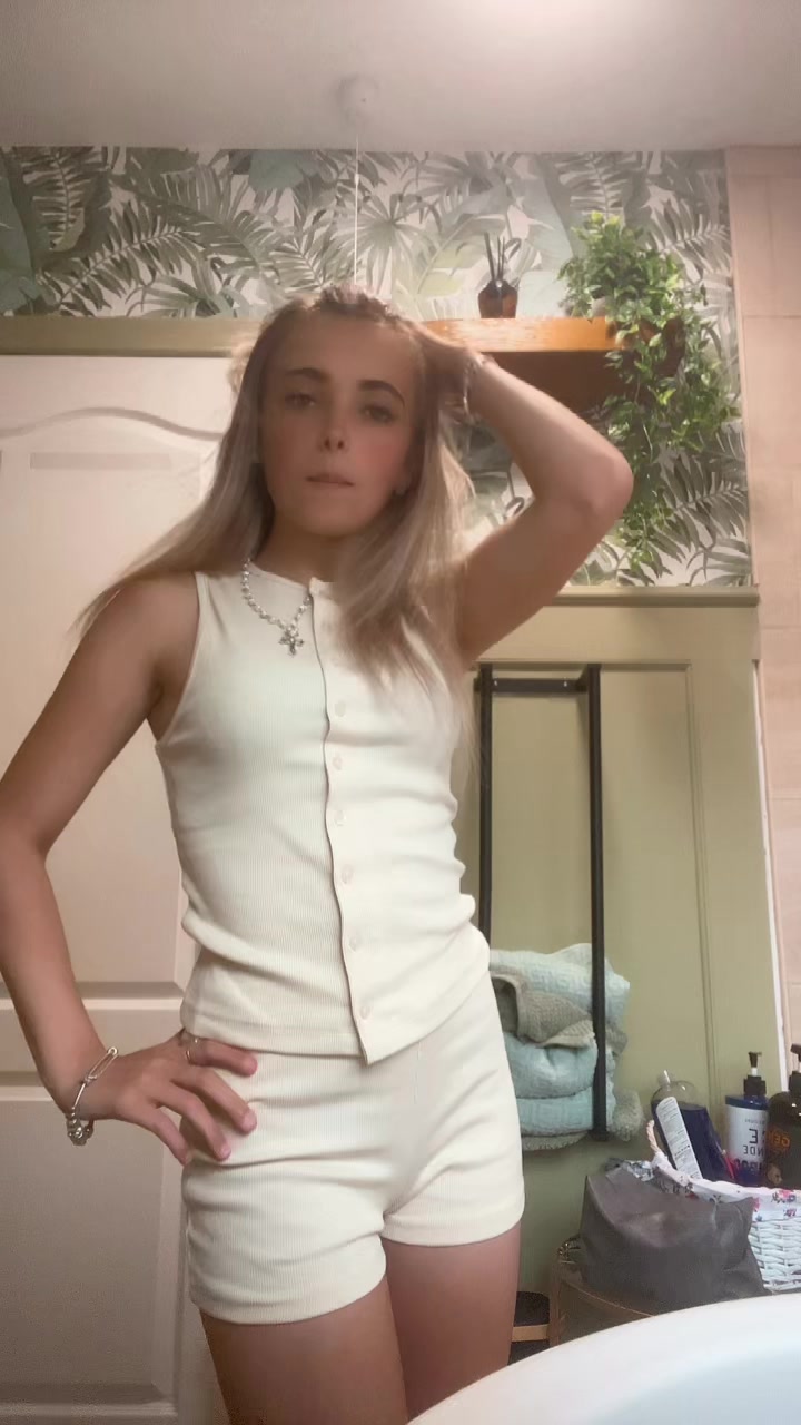 @leah18x