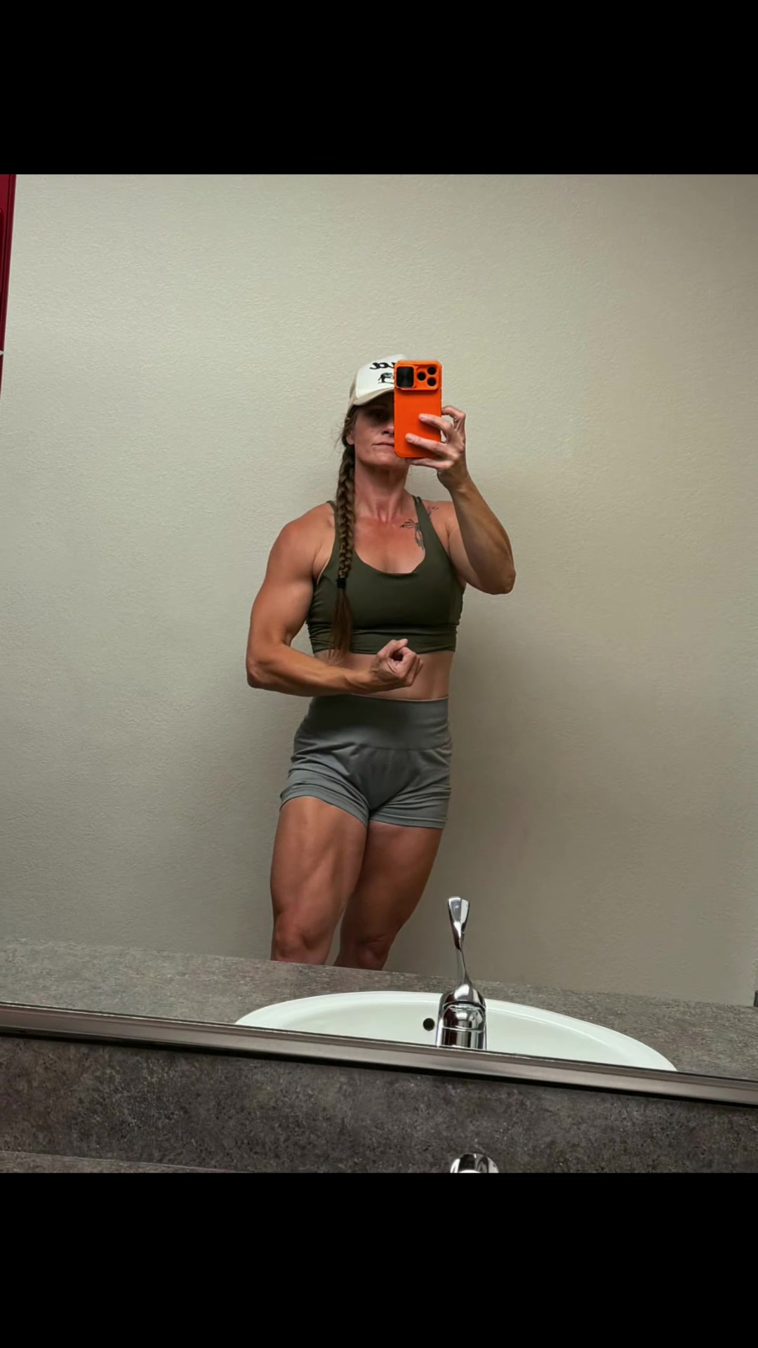 @Carri | MuscleMom