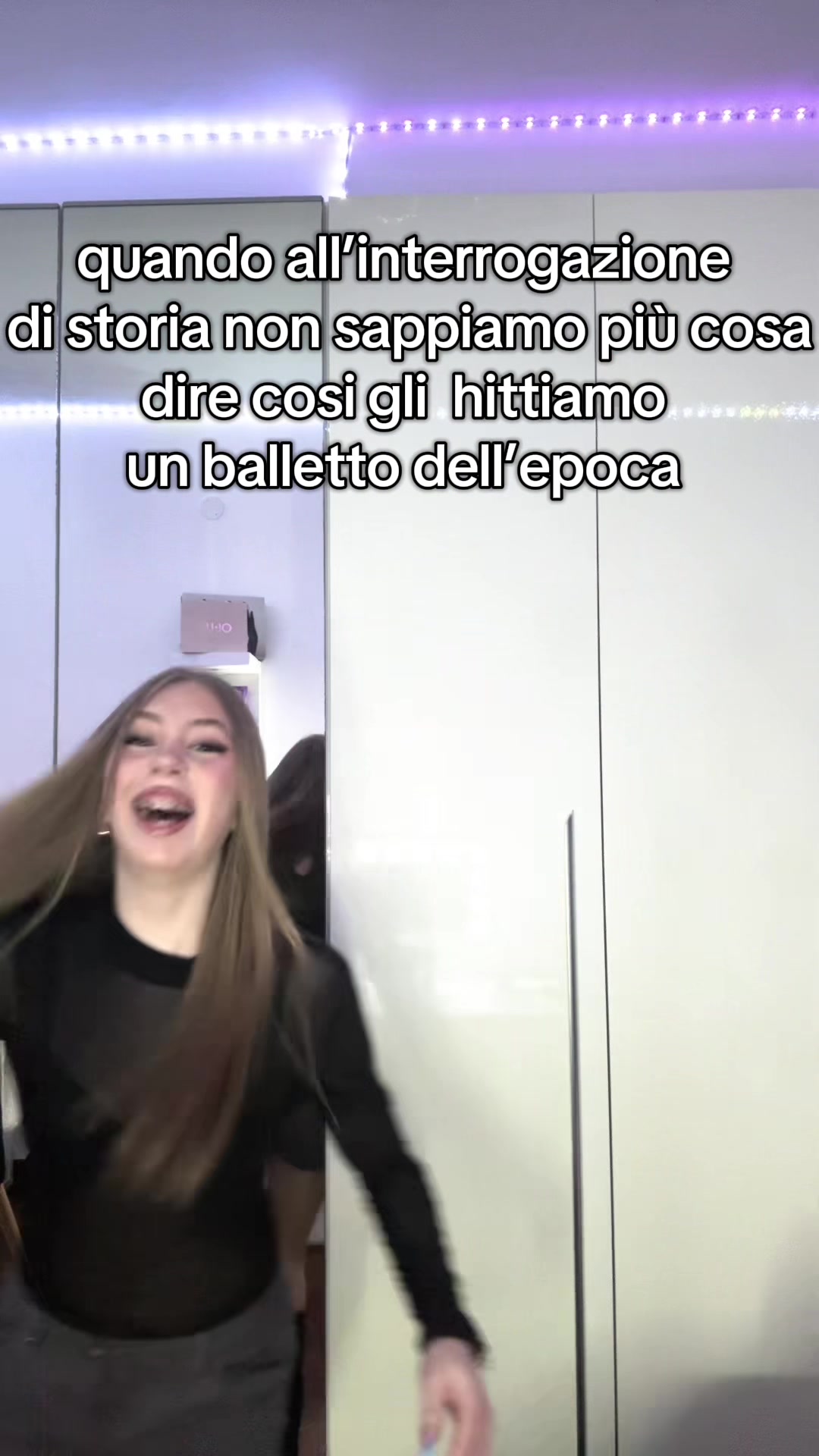 @👸🏼👸🏻