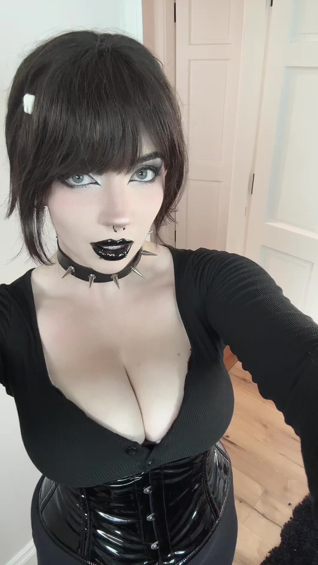 @Cutiegothxo